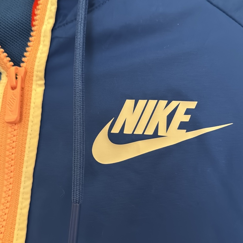 Nike Windrunner Jacket - Picture 2 of 5